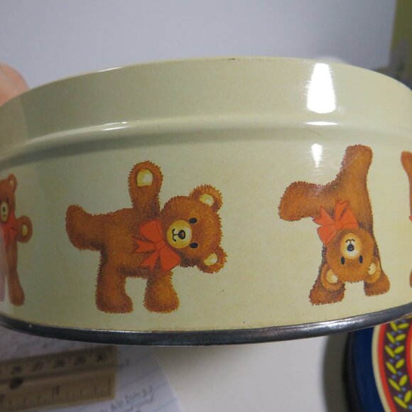 Teddy Bear Metal Tin with "dancing" bears along the side 1980s - Picture 5 of 10